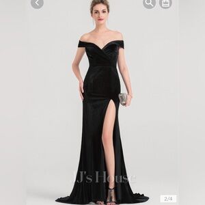 Gorgeous Deep RED velvet dress with side slit NWT